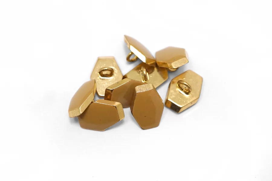 Пуговица  металлическая плательная  Бежевая  12мм на 9мм   (К-3)  27112527