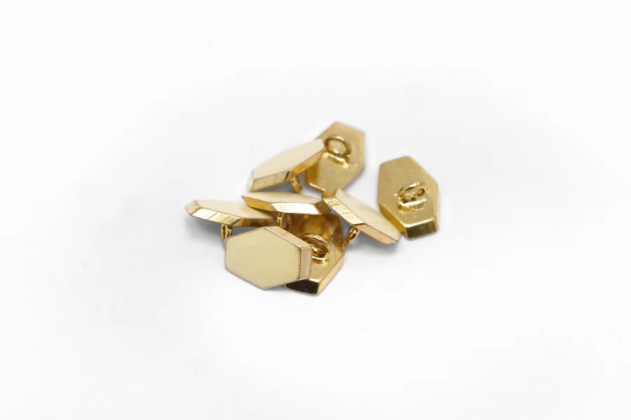 Пуговица  металлическая плательная  Молочная 12 мм на 9 мм  (К-3)  27112535