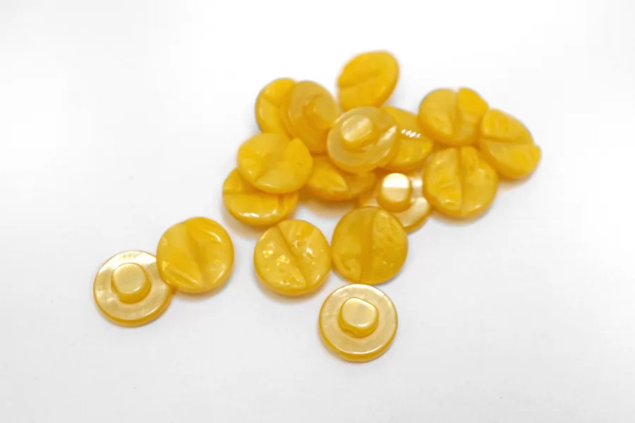 Пуговица пластиковая на ножке  Желтая 10 мм  ( J-3)  27112567