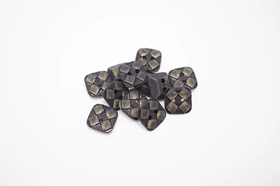 Пуговица пластиковая  Коричневая 12 мм  ( J-3)  27112576