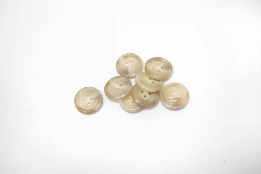 Пуговица пластиковая  Бежевая под рог 18 мм  ( J-3) 27112596