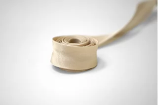 Косая бейка ацетатная 1,4 см бежевая  SHB40 17022637