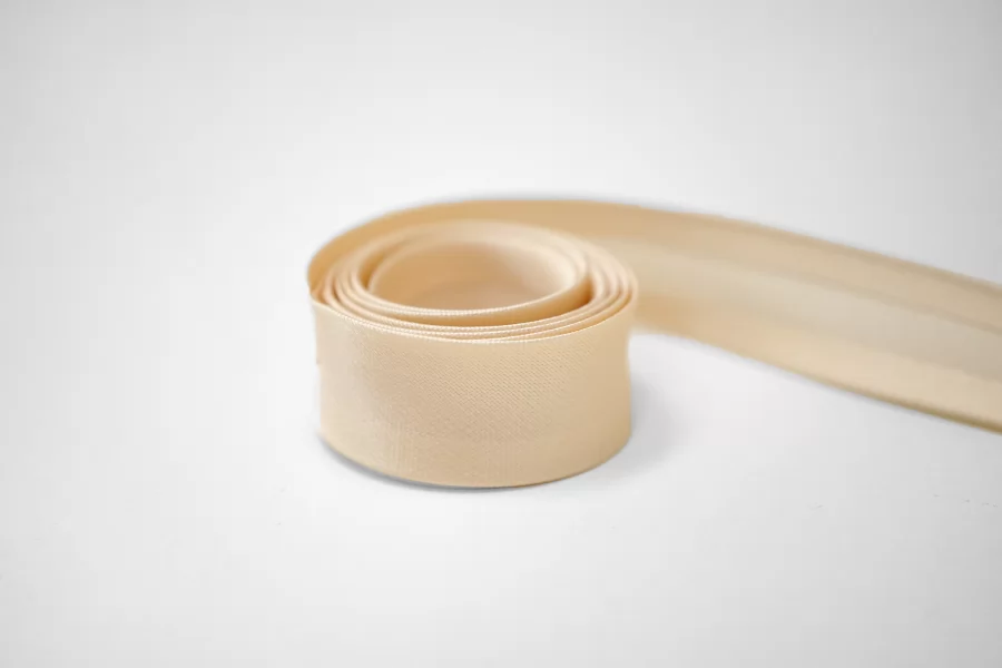 Косая бейка ацетатная 1,4 см пудровая   SHB40 17022638