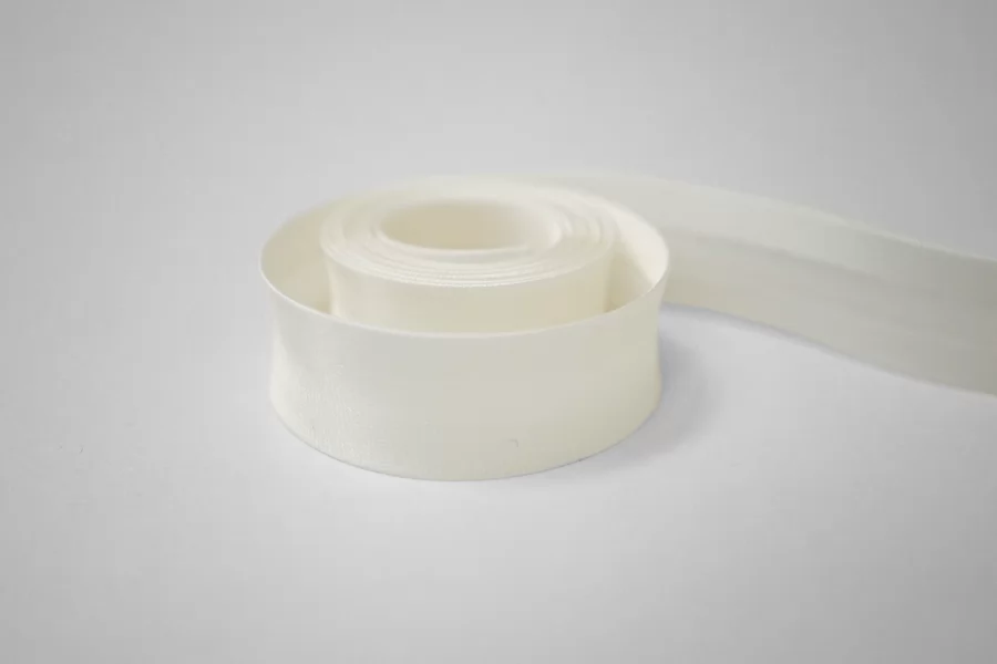 Косая бейка ацетатная 1,4 см молочная  SHB40 17022642