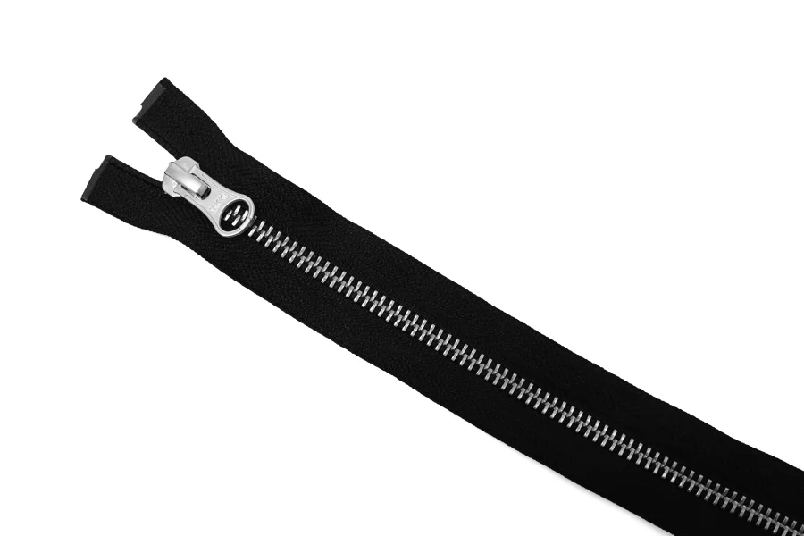 Молния металлическая YKK Черная 72 см  F38  8062609