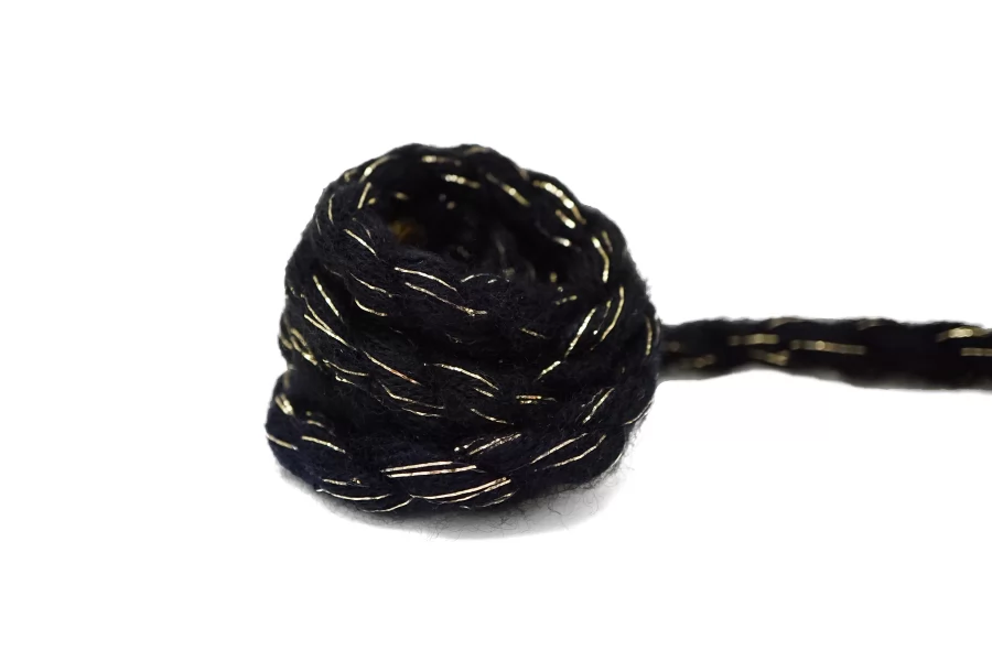 Шнур пушистый Черный с золотистым люрексом 1,5 см LA30\4 18042633