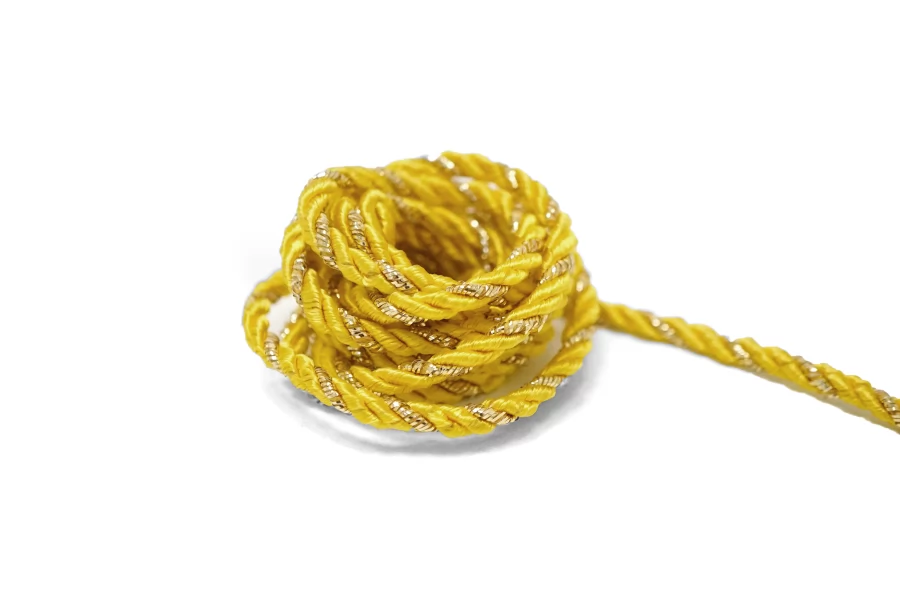 Шнур гайтановый Золотисто-жёлтый с люрексом 4 мм LA30\3 18042647