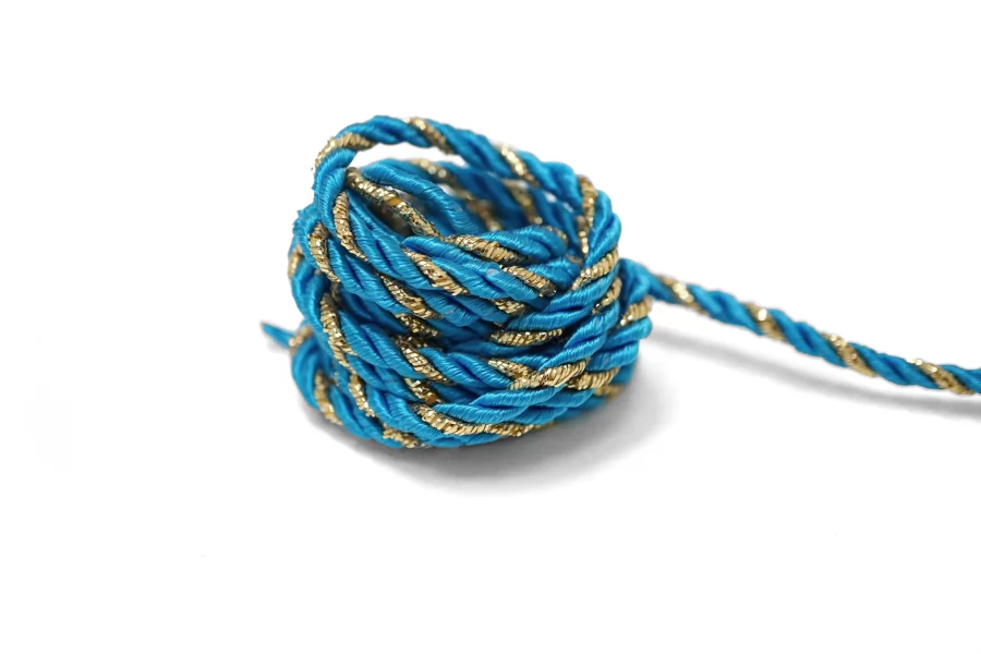 Шнур гайтановый Золотисто-голубой с люрексом 4 мм LA30\3 18042648