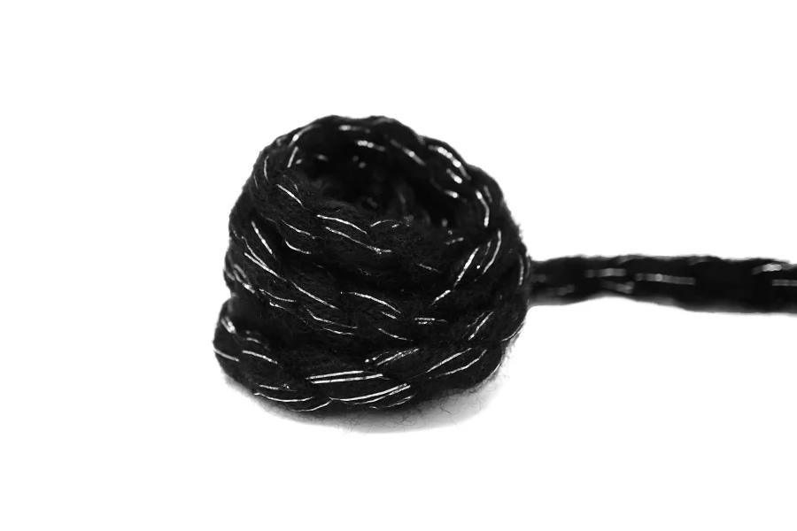 Шнур пушистый Черный с серебристым люрексом 1,5 см LA30\4 18042653