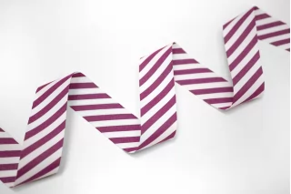 Косая бейка хлопковая Фуксия с белым полоска 2,5 см SHA60\1 19042602