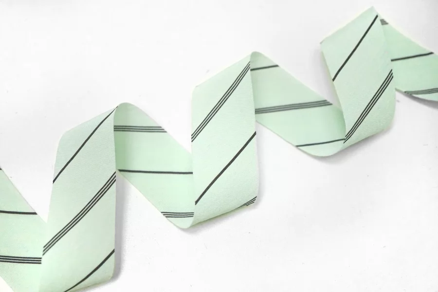 Косая бейка хлопковая Мятно-черная в полоску 3 см SHA60\2 19042622