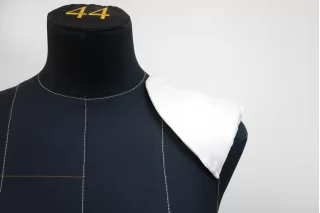 Плечевые накладки (подплечники) составные атласные ПАРНЫЕ Белые McQueen FR2/02 8052606