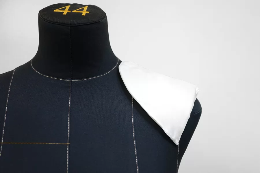 Плечевые накладки (подплечники) составные атласные ПАРНЫЕ Белые McQueen FR2/02 8052606