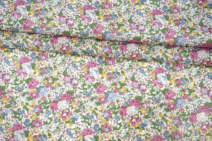 Рубашечный хлопок LIBERTY  Цветы на молочном CVC H9/5 A44 19112532