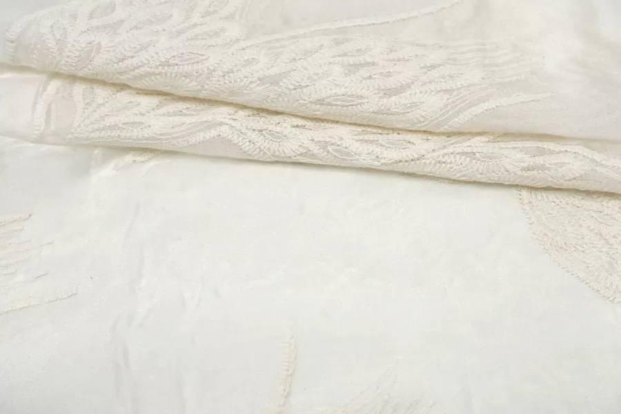 Шитье на шелковом батисте Молочное CVC H35 / О33 19112535