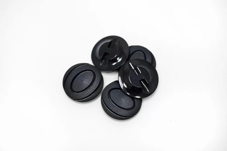 Пуговица костюмно-пальтовая пластик черная на ножке 28 мм  (S-3)  26112501