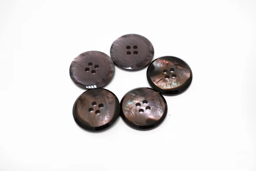 Пуговица костюмная коричневая перламутровая  20 мм  (S-3)  26112503