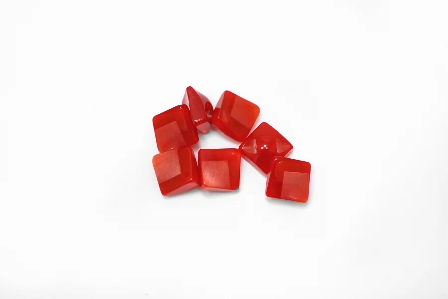 Пуговица пластиковая на ножке Красная 10 мм  ( S-3)  26112510