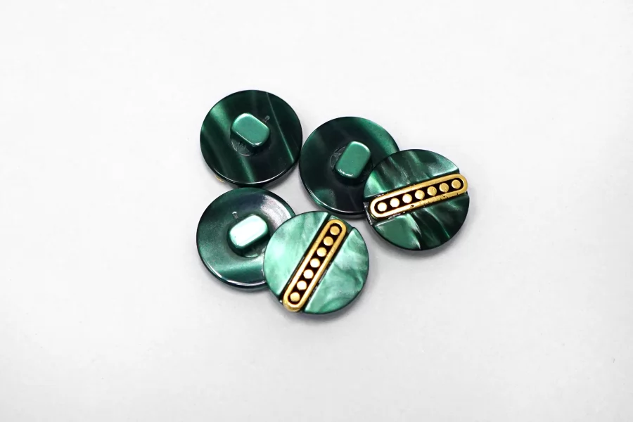 Пуговица пластиковая на ножке Зеленая с золотой вставкой 15 мм  (S-3)  26112516
