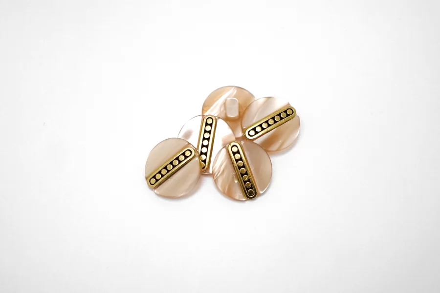 Пуговица пластиковая на ножке Персиковая с золотой вставкой 15 мм  (S-3)  26112519