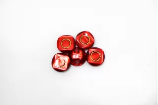 Пуговица пластиковая на ножке Красная с золотой вставкой 15 мм  (S-3)  26112532