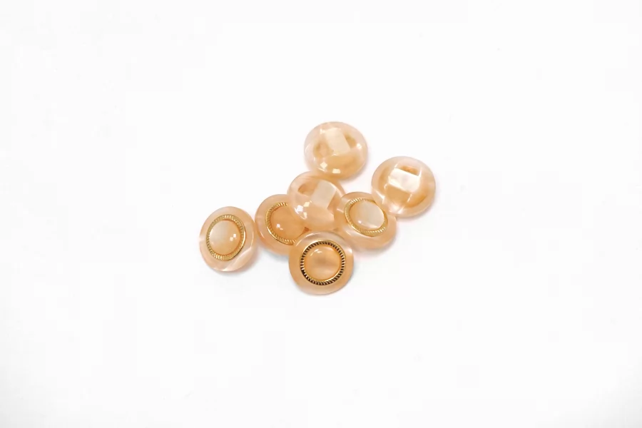 Пуговица пластиковая на ножке Персиковая с золотой вставкой 12 мм  (S-3)  26112553