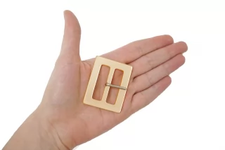 Пряжка пластик персиковая 38х48 мм (R2)   28122508