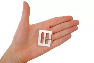 Пряжка пластик пудровая 35х25 мм (R2)  28122511