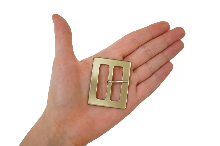 Пряжка пластик оливковая  38х48 мм (R2)  28122515