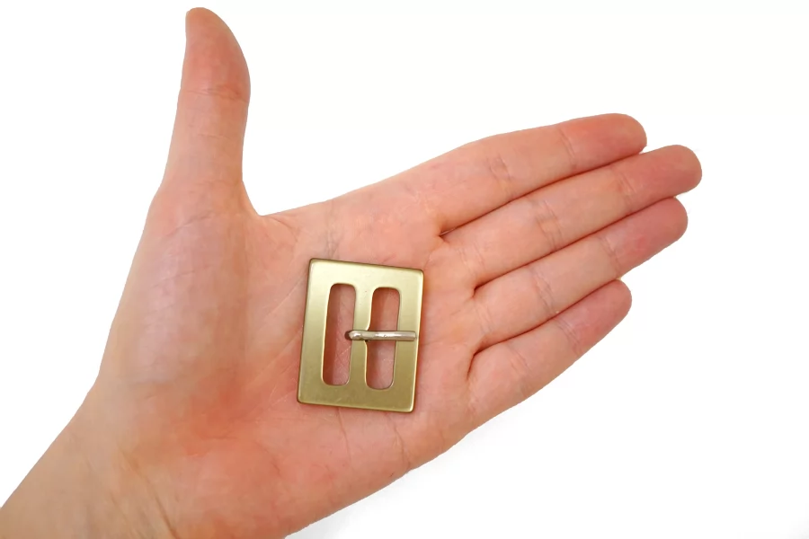 Пряжка пластик оливковая 35х25 мм (R2)  28122516