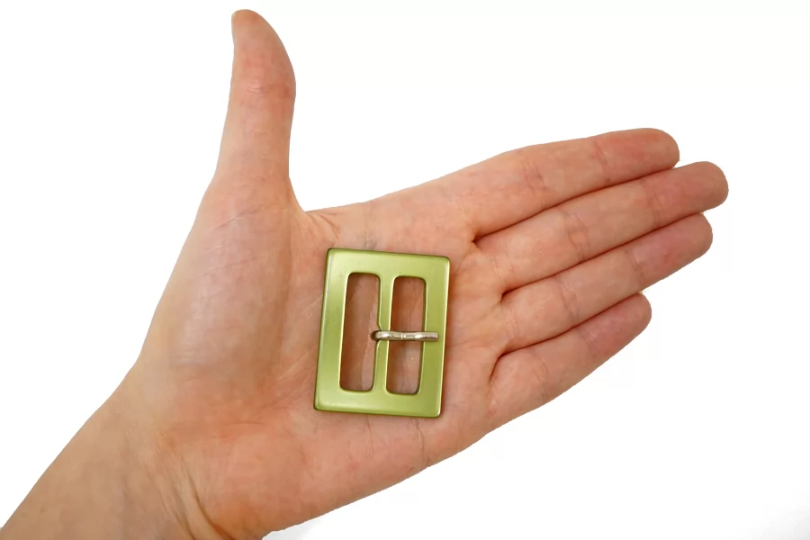 Пряжка пластик зеленая 30х40 мм (R2)  28122517