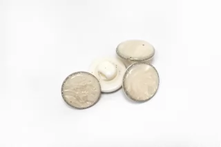 Пуговица пластиковая на ножке  Белая 12 мм  ( J-3)  12022606