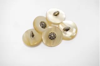 Пуговица пластиковая на ножке Молочная с серебряной вставкой 18 мм   (К-3)  12022607