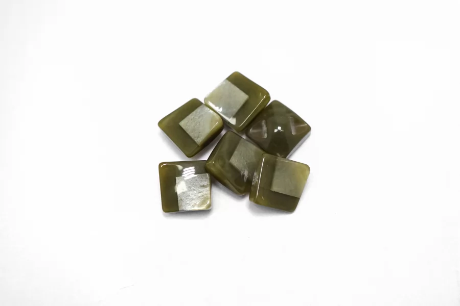 Пуговица пластиковая на ножке Хаки 10 мм  ( Q-3 )  12022627