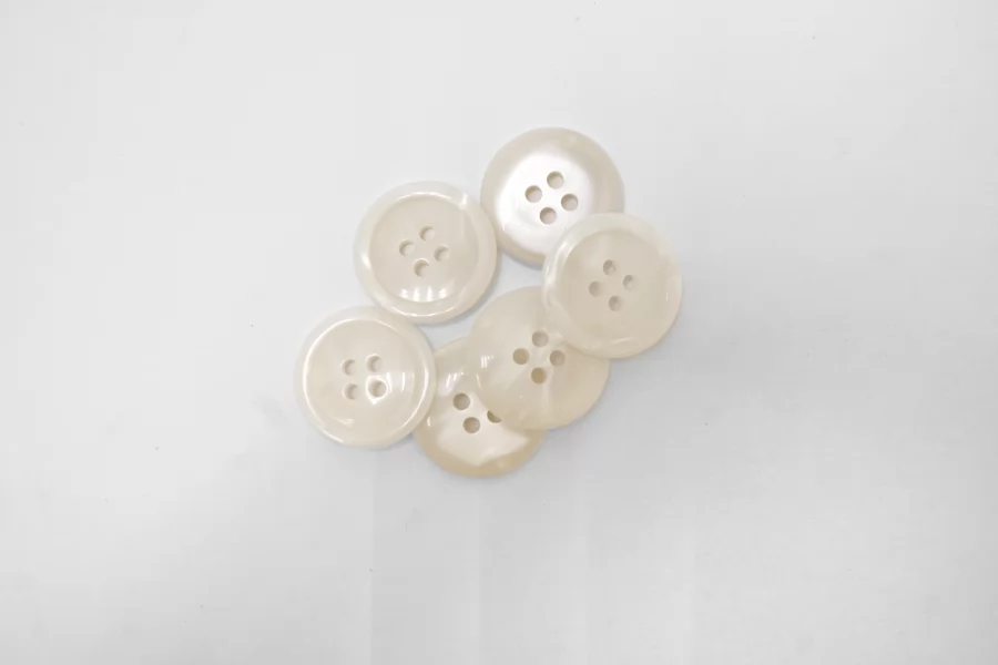 Пуговица костюмно-плательная пластик 20 мм Белая  (N-3) 16112511