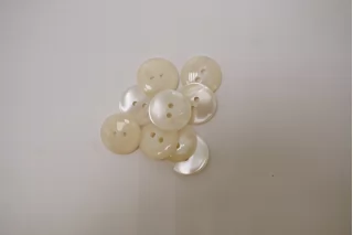 Пуговица костюмно-плательная пластик 18 мм Молочная (N-3) 16112520