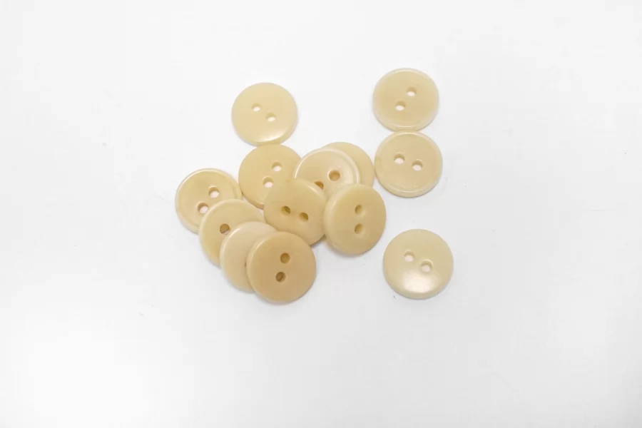 Пуговица  пластик  11 мм Бежевая  (P-3) 17112554