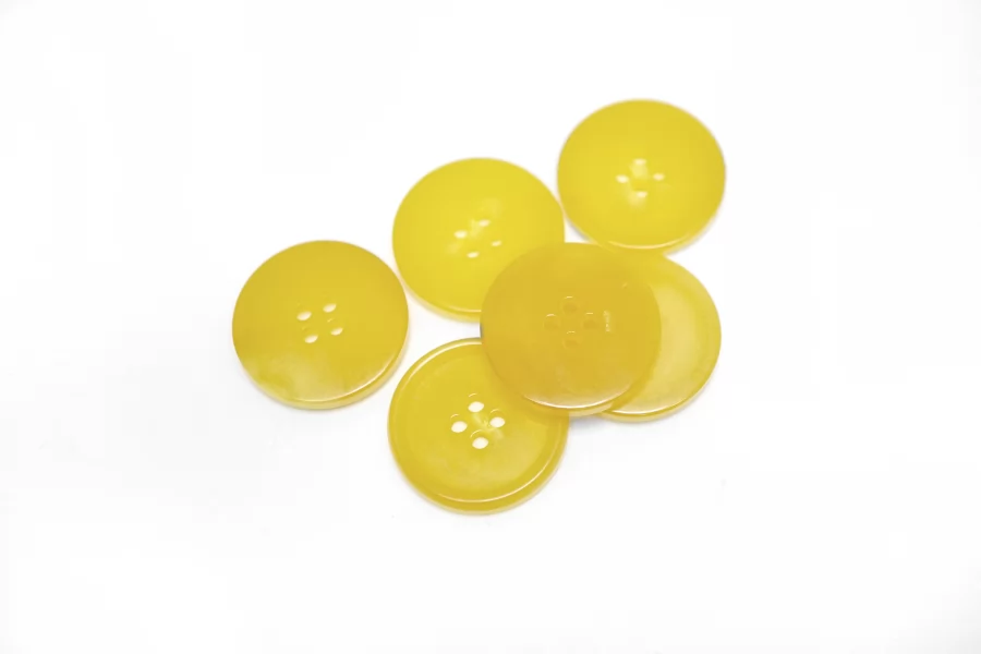 Пуговица  пластик  22 мм Желтая  (P-3) 17112560