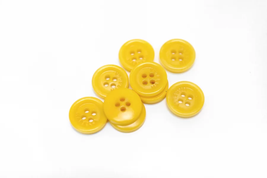 Пуговица  пластик  15 мм Желтая (P-3) 17112563