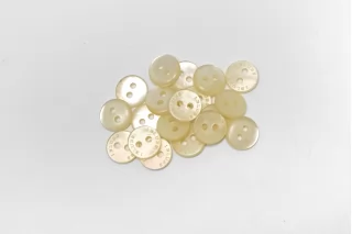 Пуговица пластик 10 мм Молочная (P-3) 17112567