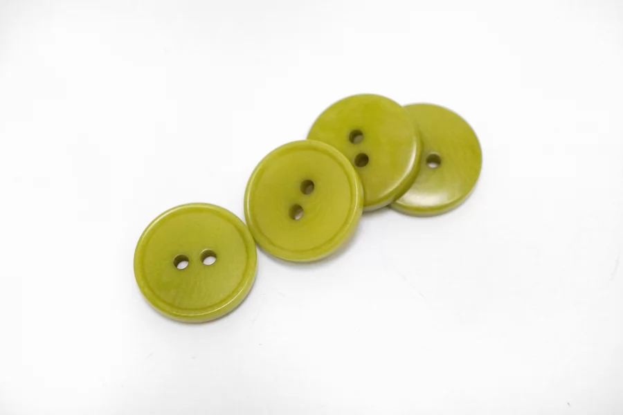 Пуговица  пластик  18 мм Горчичная (P-3) 17112569