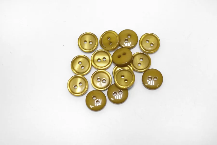 Пуговица  пластик  10 мм Горчичная (P-3)  17112570