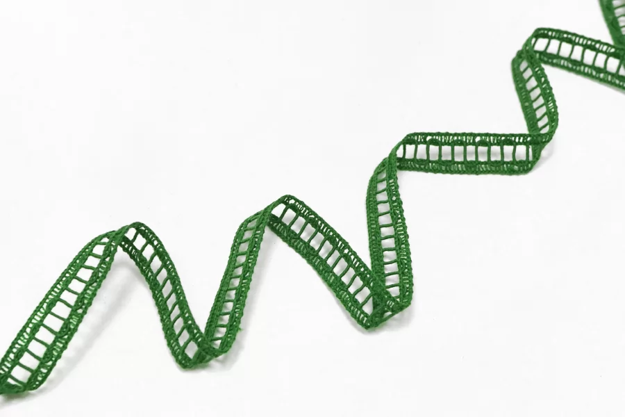 Тесьма декоративная изумрудно-зелёная 1,4 см ST2 25022634