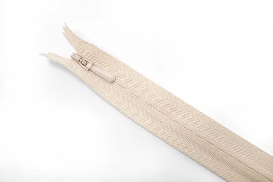 Молния потайная YKK Светло-бежевая 59 см L26 15022603