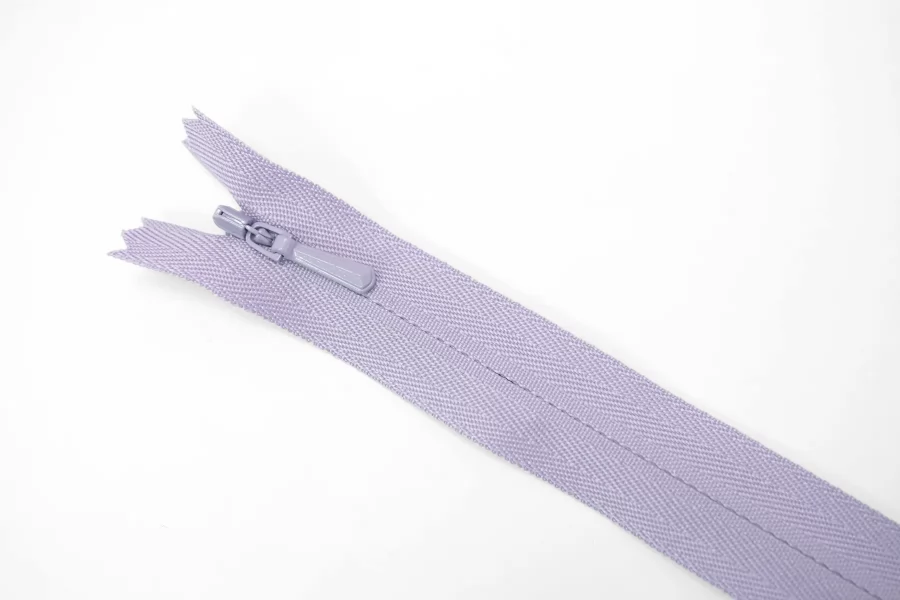 Молния потайная YKK Светло-лавандовая 60 см G03 15022607