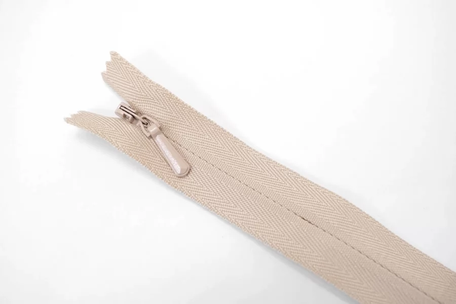 Молния потайная YKK Бежевая 50 см G15 15022618