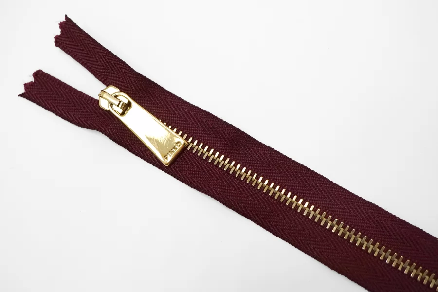 Молния металлическая Pinko однозамковая неразъёмная Тёмно-виная 55 см L6 27012635