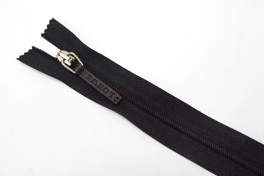 Молния спиральная Чёрная с кожаным пуллером LOEWE 16 см K13 27012636