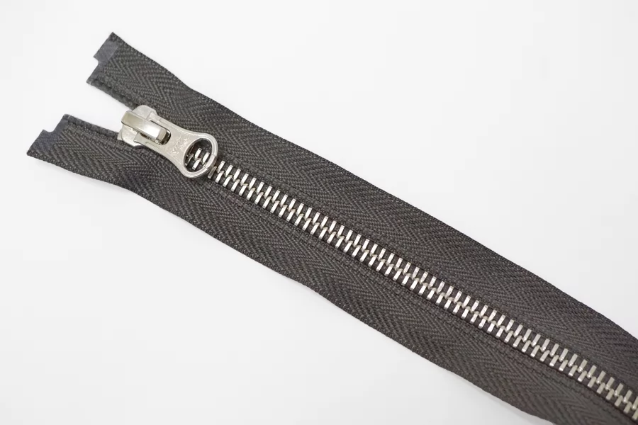 Молния металлическая YKK двухзамковая разъёмная Серая 67 см M3 27012667