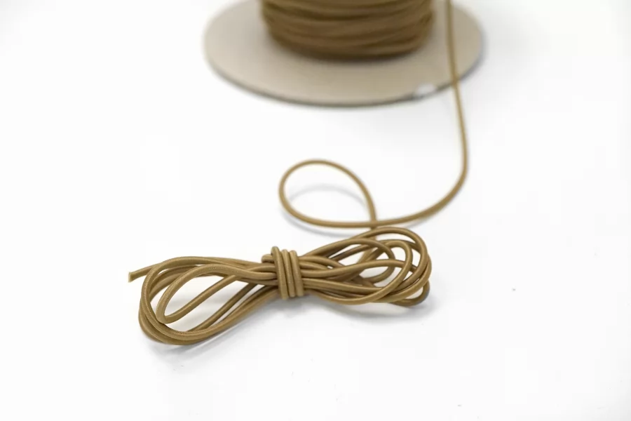 Резинка шляпная бежевая  2 мм  KR5D 2032612